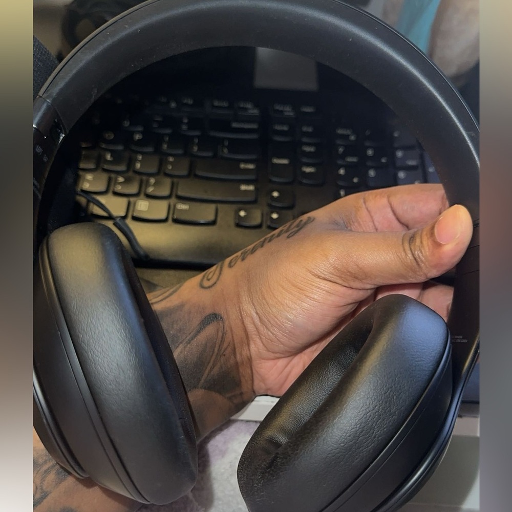 Beats Studio Pros - Picture 2 of 4